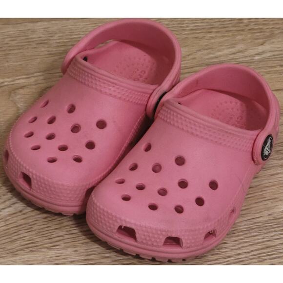 Crocs Bright Pink Traditional Classic Clogs Slip on Sandals Childs Size C7 - Picture 1 of 6